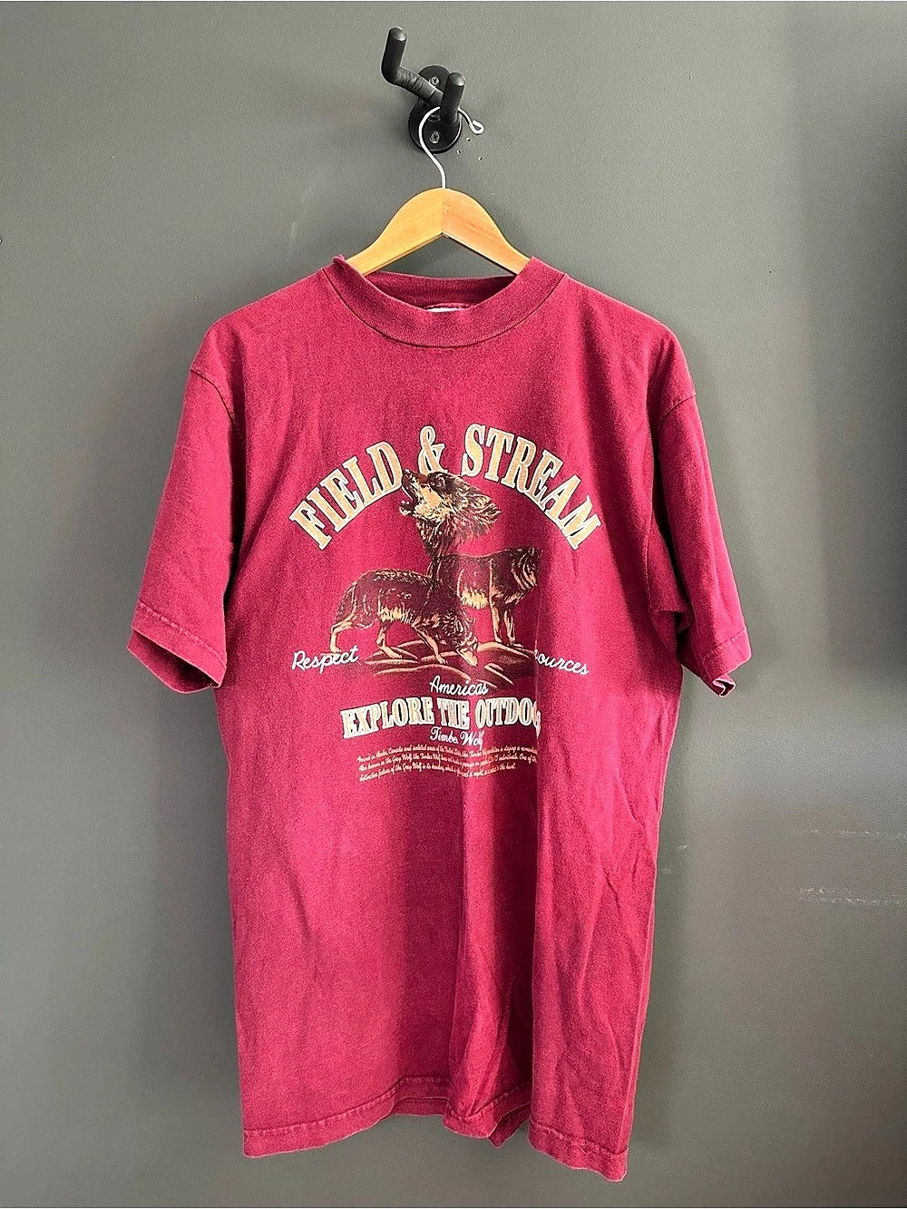 Vintage 90s Field and Stream Timber Wolf Graphic Tee Maroon Burgundy Shirt L